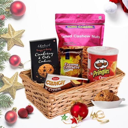 Nuts with Cookies & Chips Gift Hamper