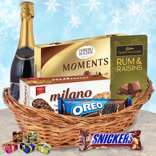 Special Holiday Selection Gift Basket with Fruit Wine