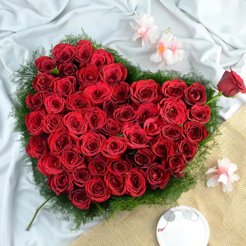 Fragrant Bouquet of Heart Shape Red Roses Arrangement