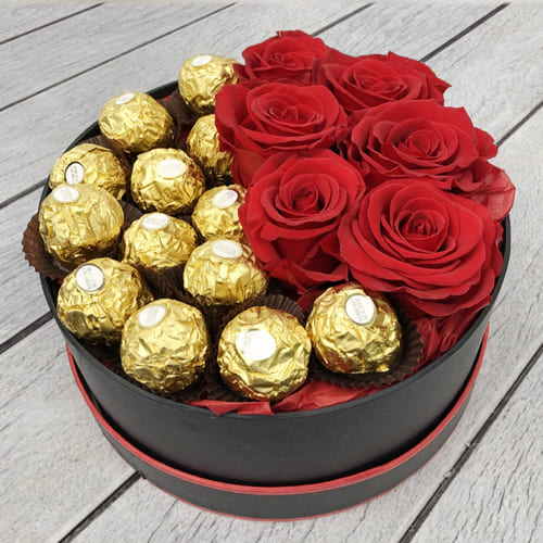 Amusing Ferrero Rocher n Red Roses Hat Box