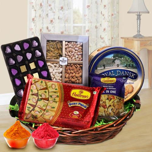 Exquisite Family Friendly Snacks Hamper